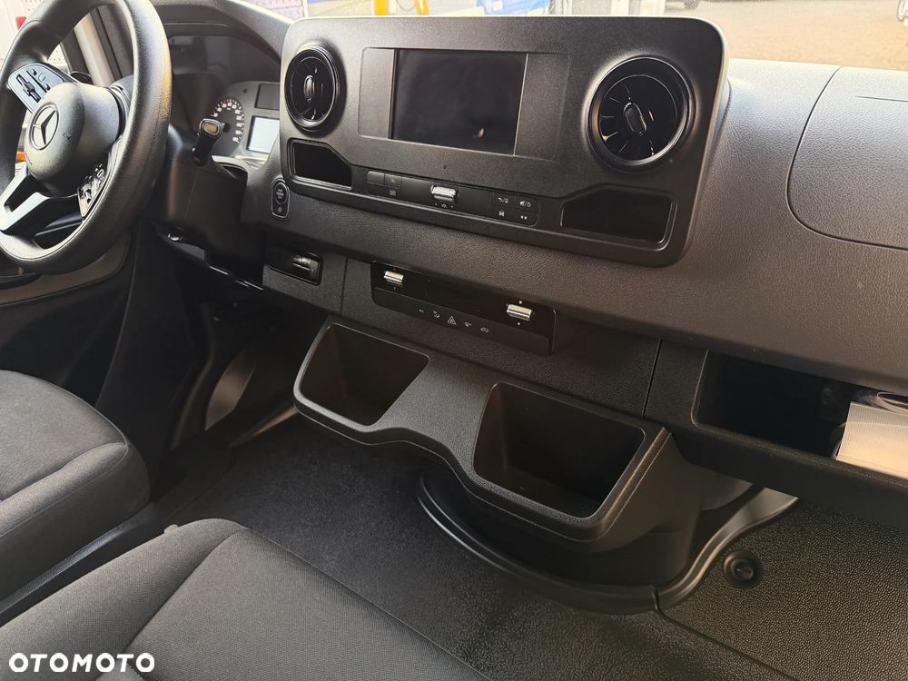 Mercedes-Benz Sprinter Izoterma Winda - 24
