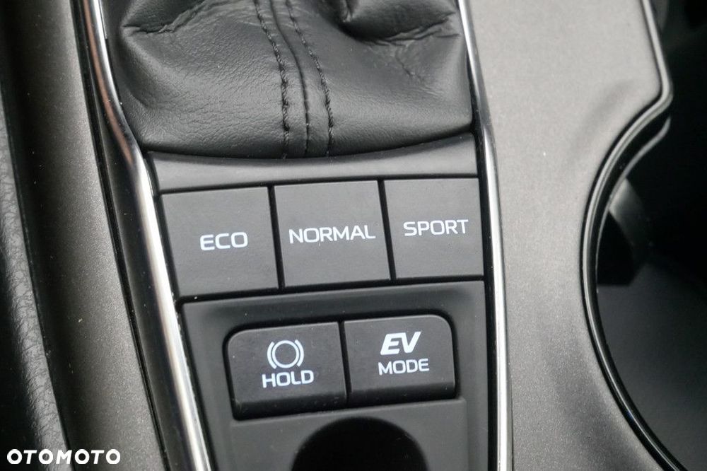 Toyota Camry 2.5 Hybrid Comfort CVT - 20