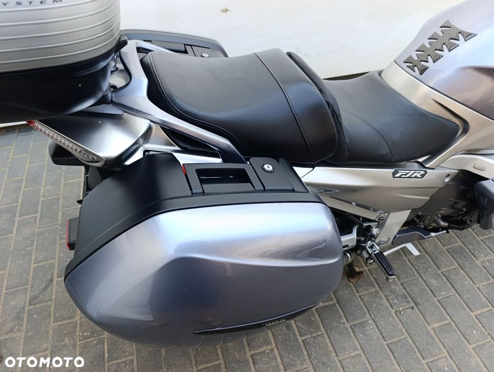 Yamaha FJR - 26