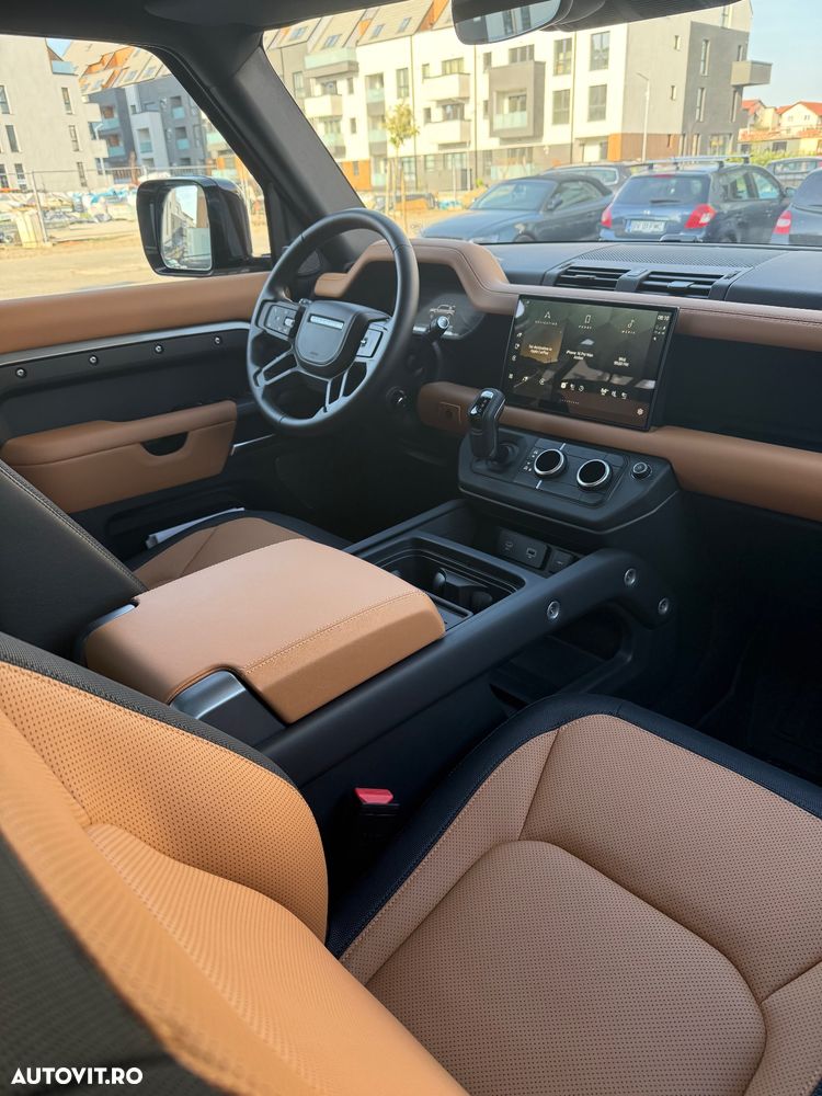 Land Rover Defender - 8