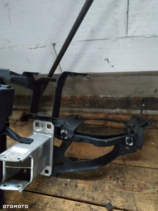 Pas przedni BMW E60 E61 - 3