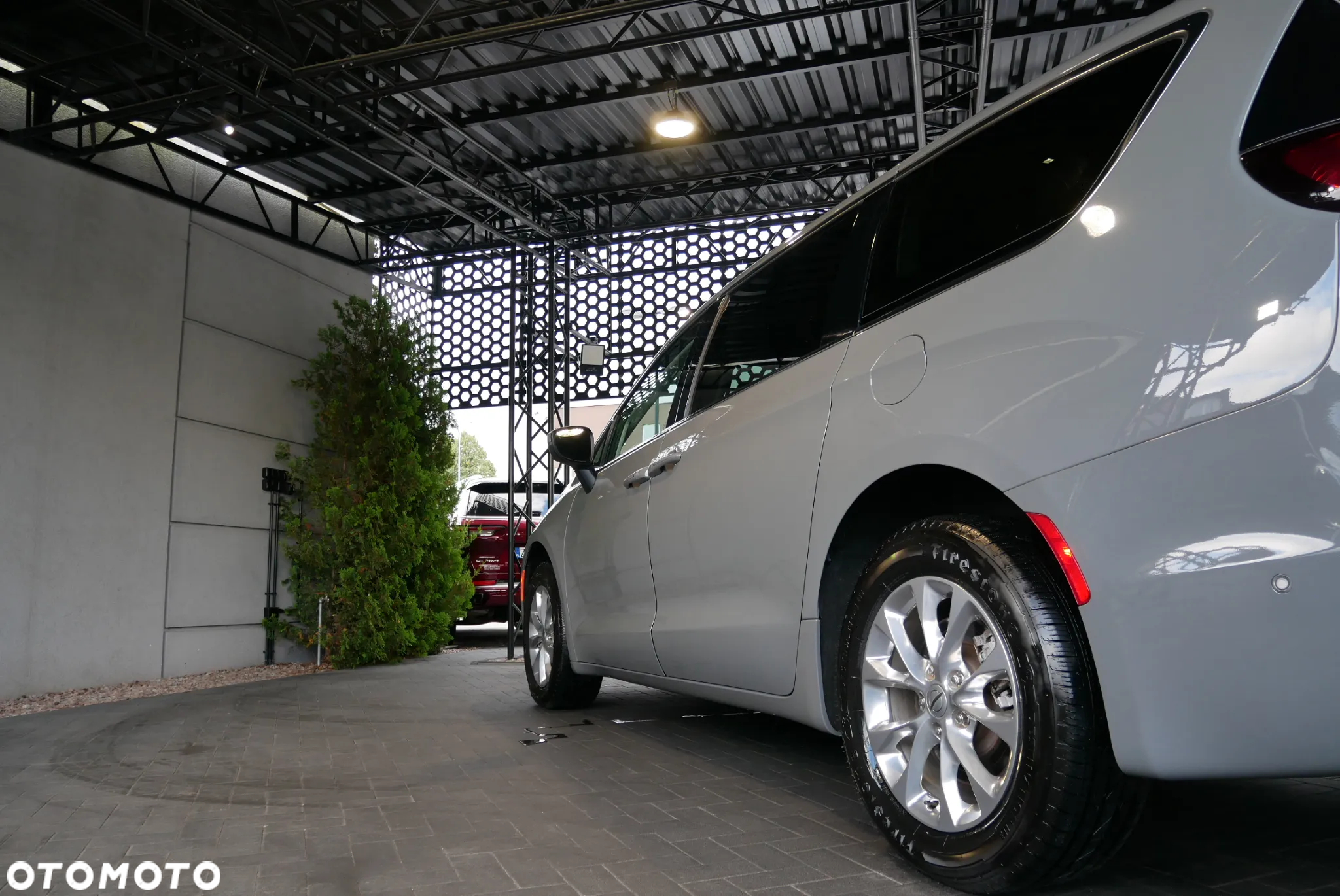 Chrysler Pacifica - 34