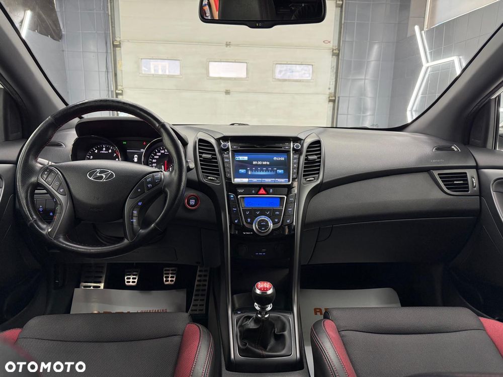 Hyundai i30 1.6 GDI Turbo Luxury - 16