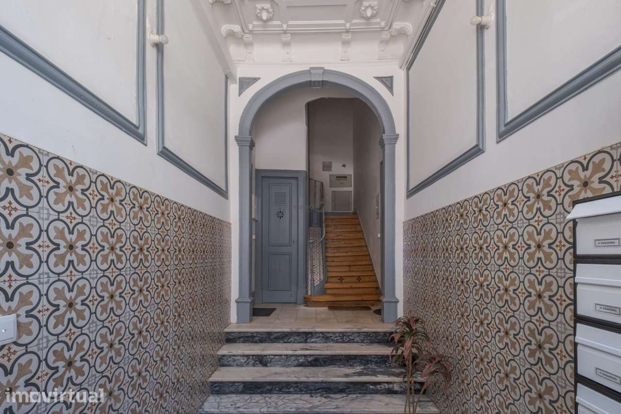 T3 Renovado para arrendamento na Rua António Pereira Carrilho - Grande imagem: 3/25