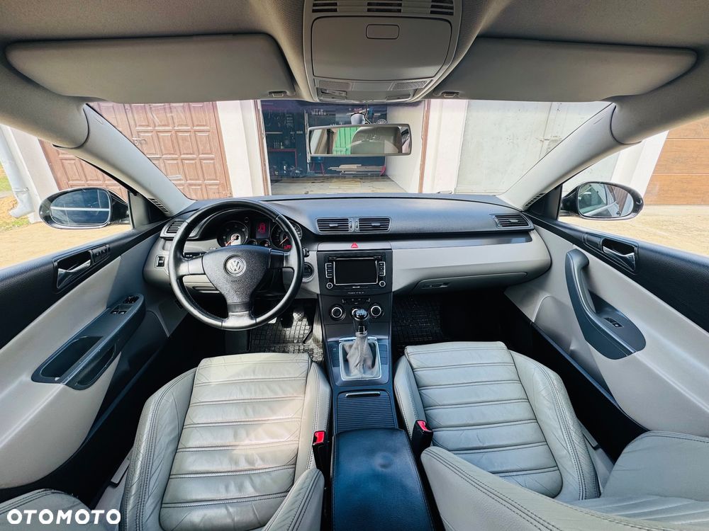 Volkswagen Passat 1.9 TDI Individual - 11