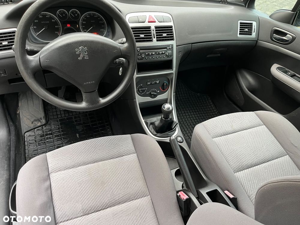 Peugeot 307 1.6 - 9
