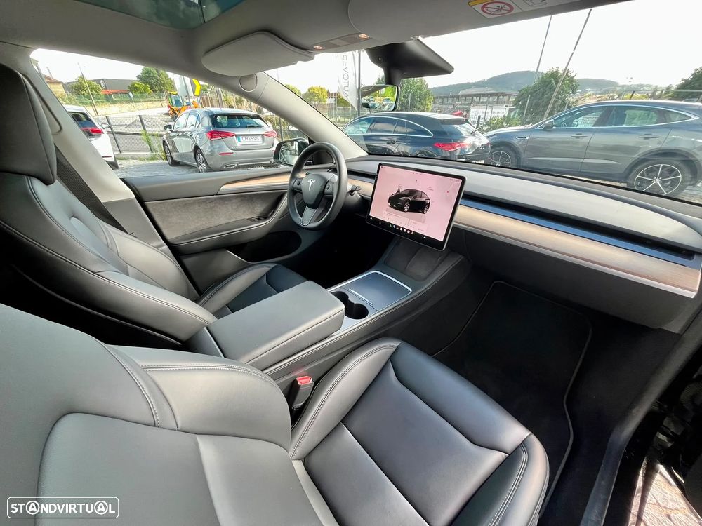 Tesla Model Y Standard - 13