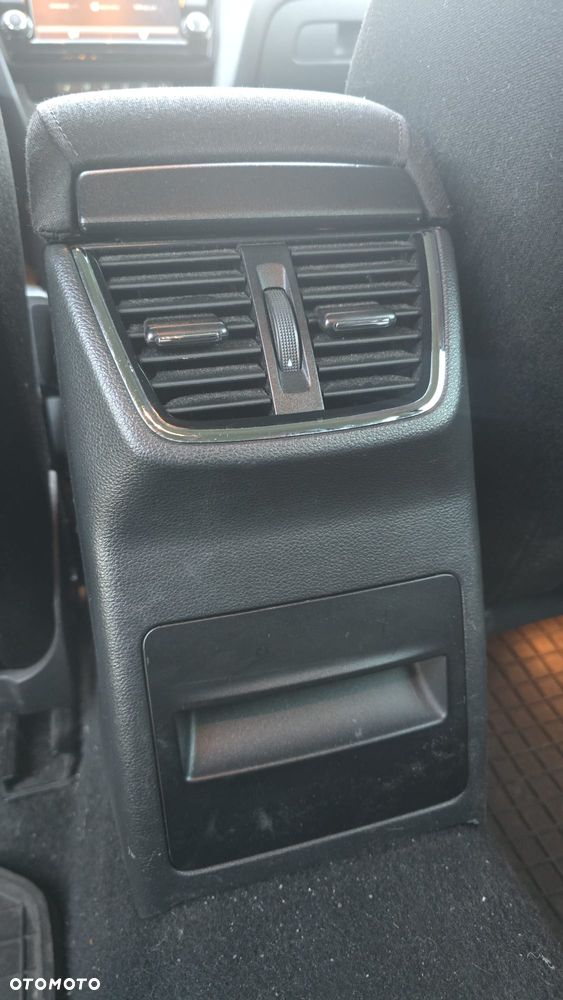Skoda Octavia 1.6 TDI Style DSG - 9