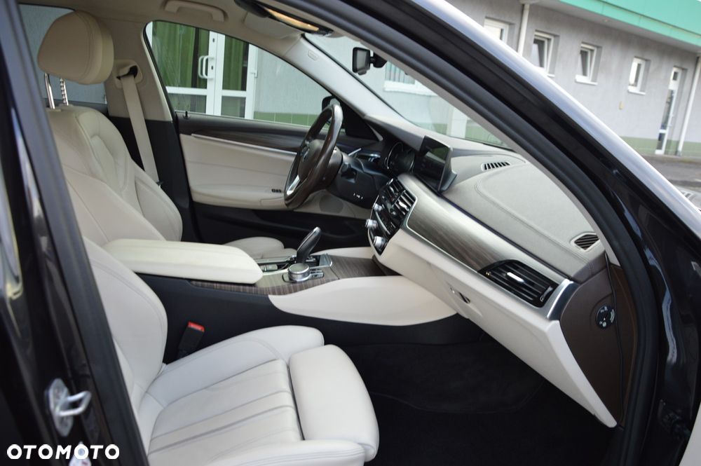 BMW Seria 5 520d xDrive Luxury Line - 18