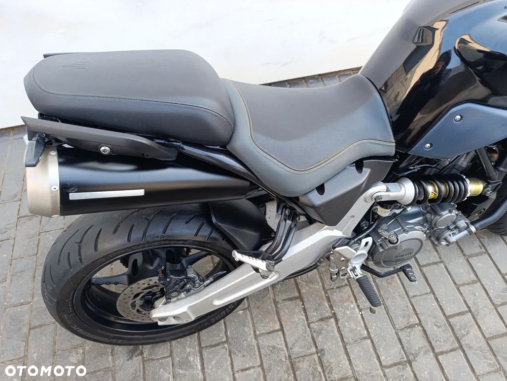 Yamaha MT - 22