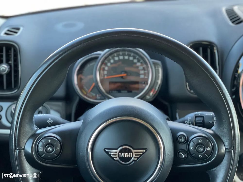MINI Countryman Cooper SE ALL4 Auto - 17