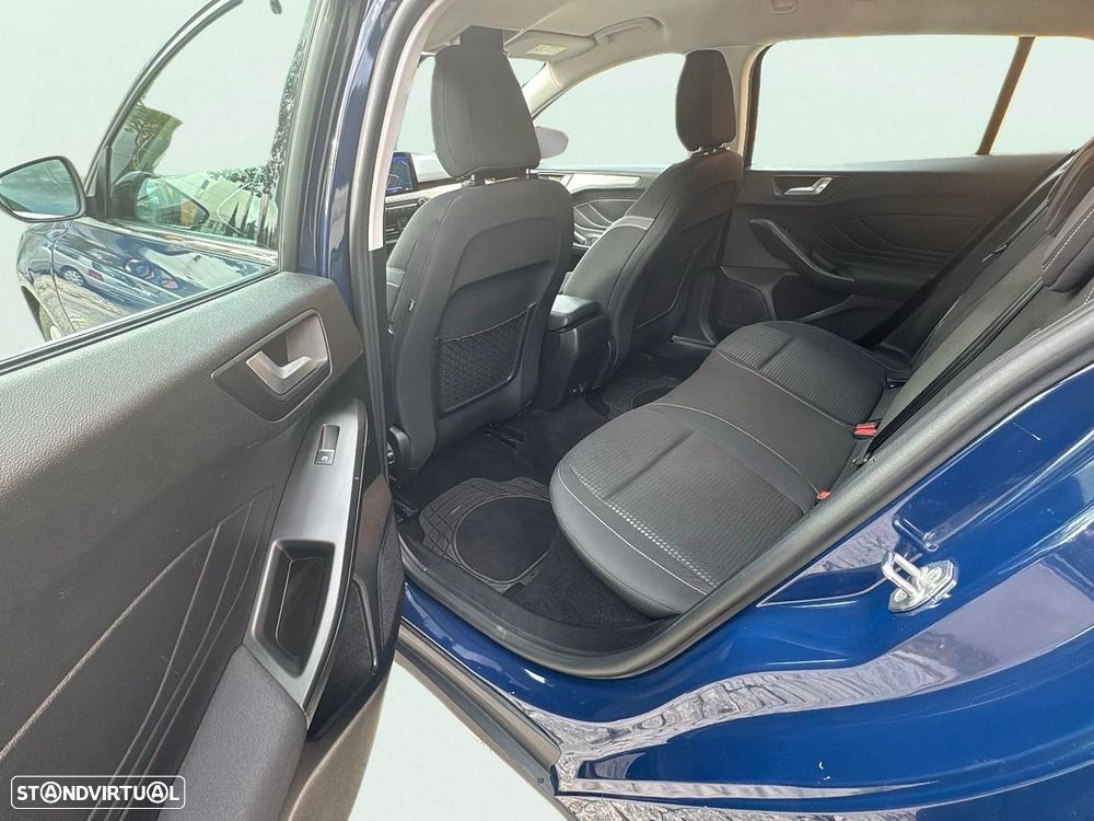 Ford Focus SW - 15