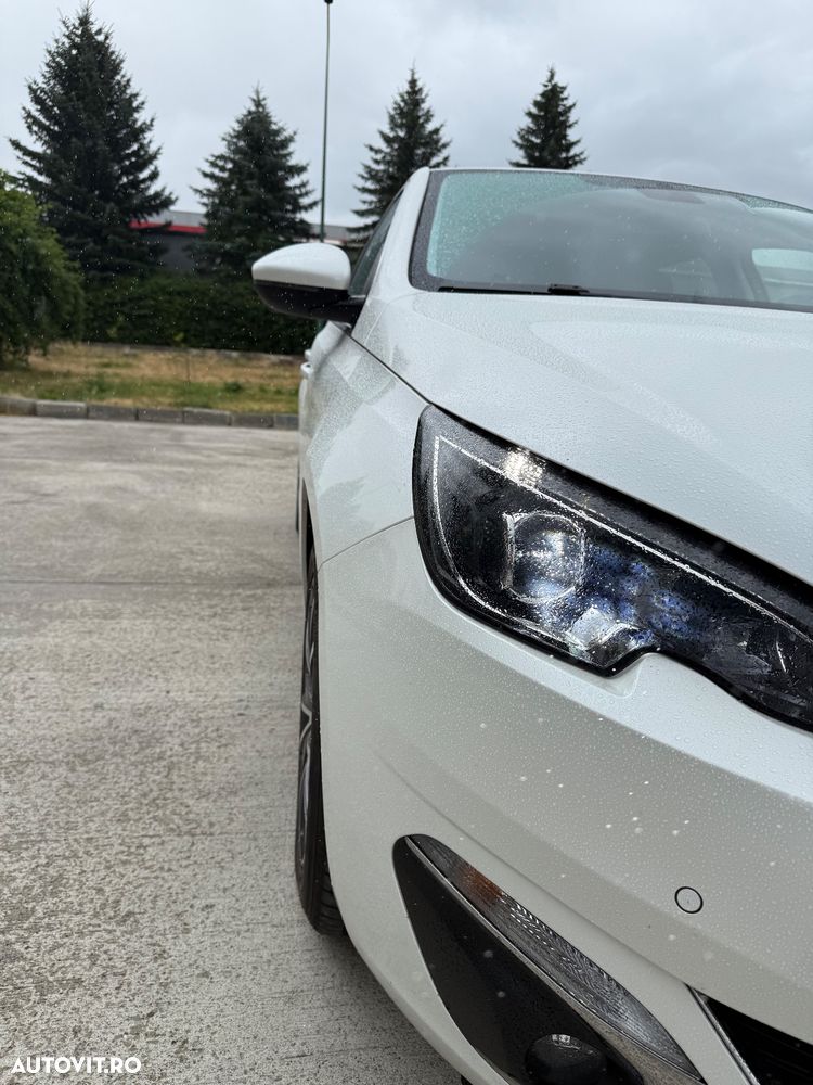 Peugeot 308 1.2 L PureTech Turbo S&S Allure - 4