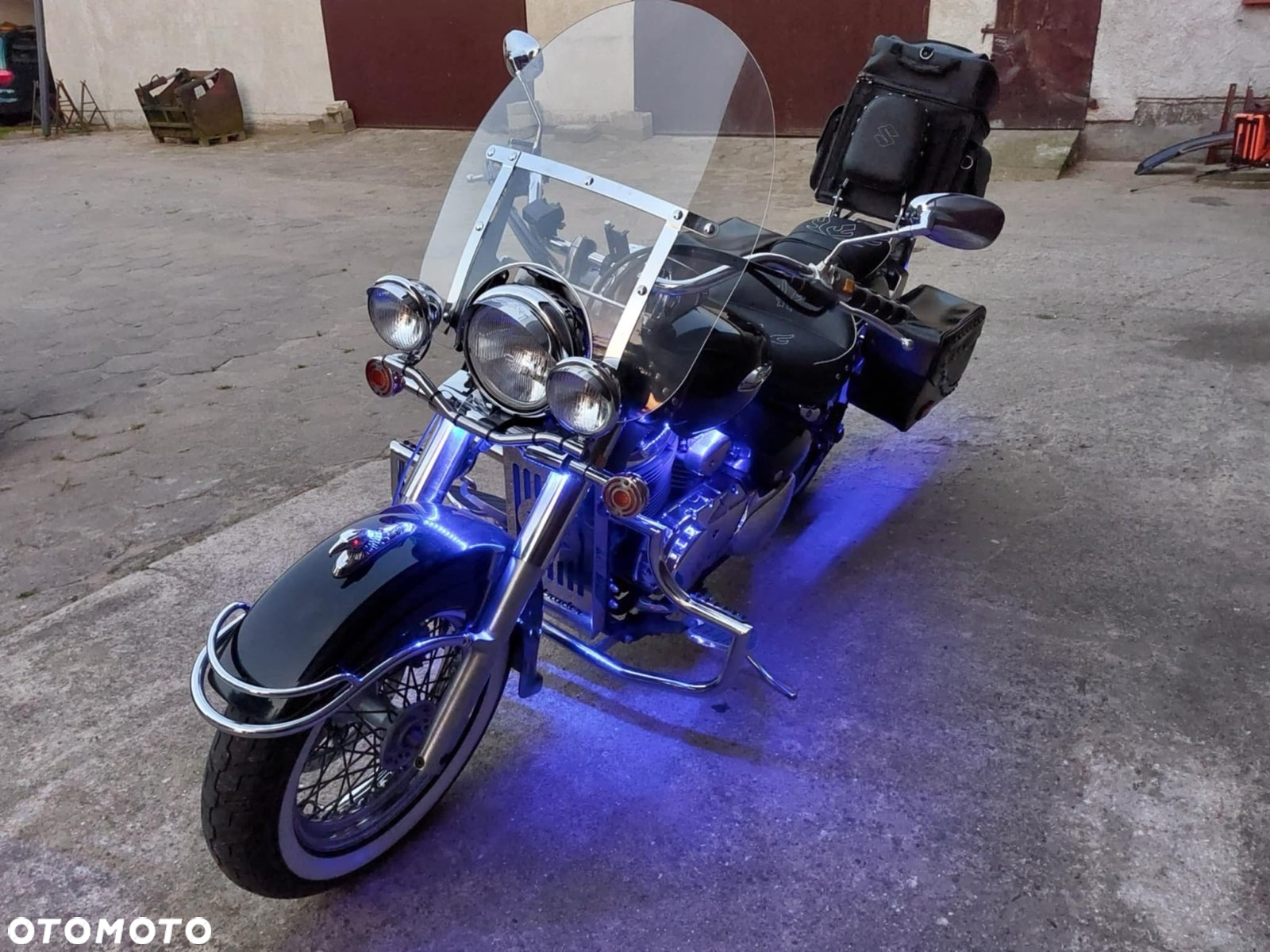 Suzuki Intruder - 2