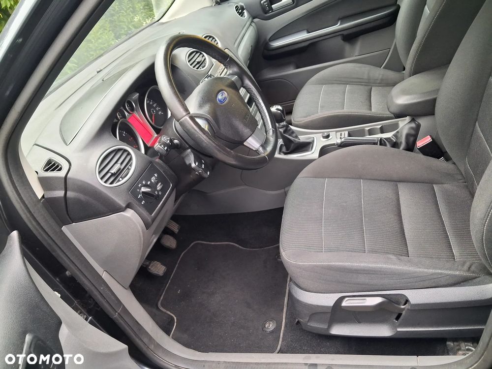 Ford Focus 1.8 FF Platinium X - 30