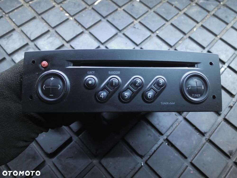RENAULT LAGUNA SCENIC RADIO CD 8200300858B - 1