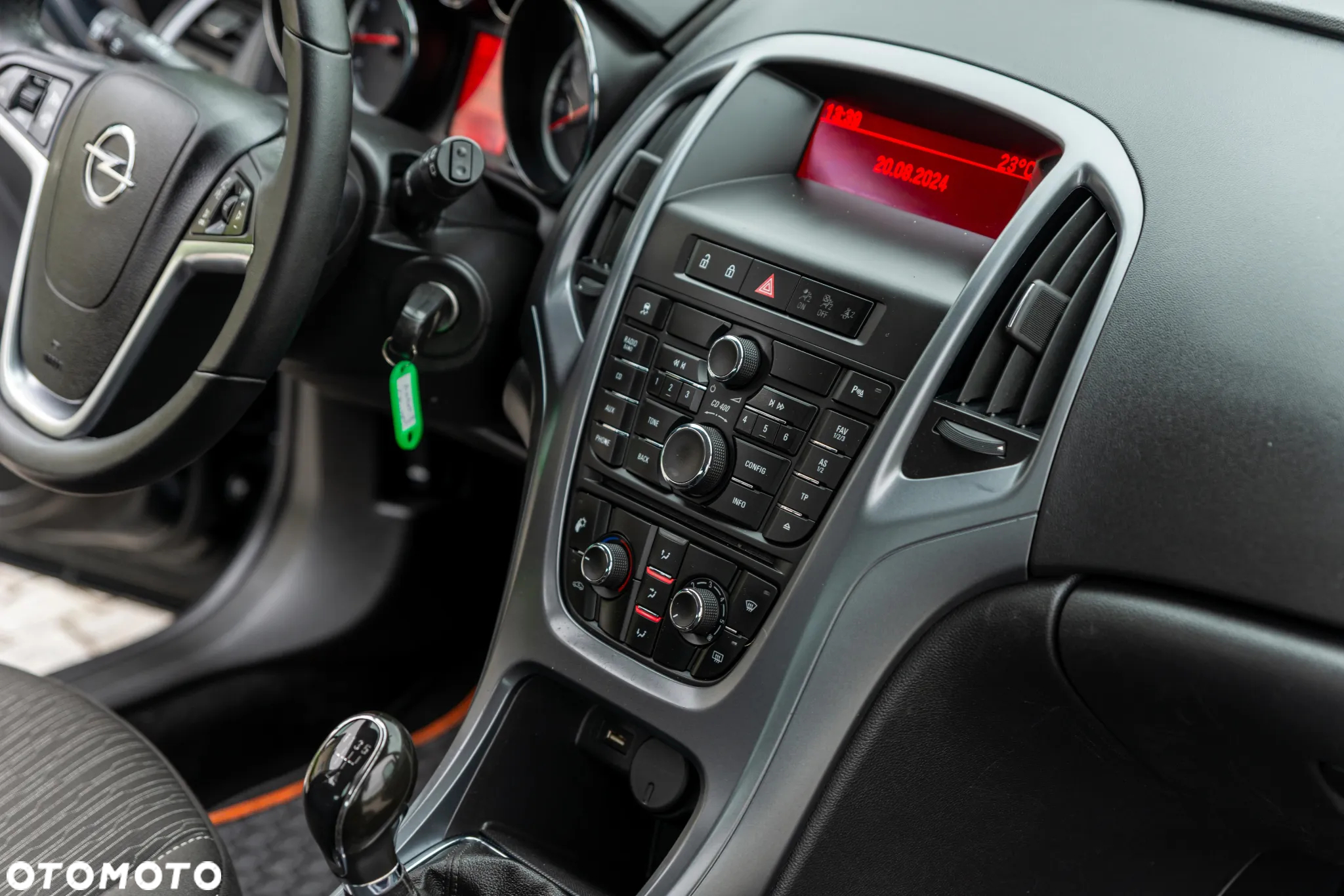 Opel Astra IV GTC 1.4 Active - 29