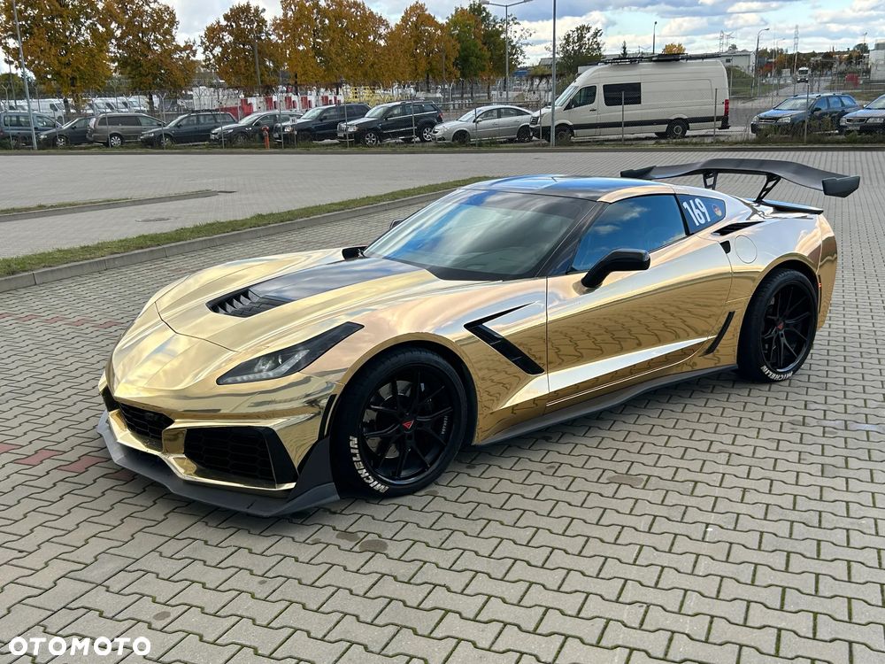 Chevrolet Corvette - 11
