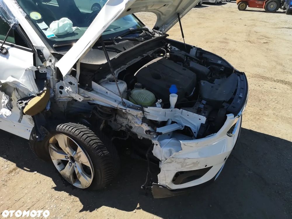 Volvo XC 40 D4 AWD Geartronic Momentum - 21