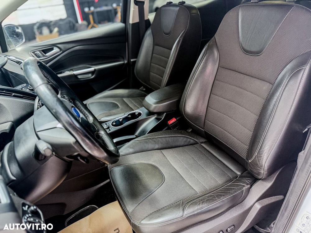 Ford Kuga 2.0 TDCi 4x4 Aut. Titanium - 9