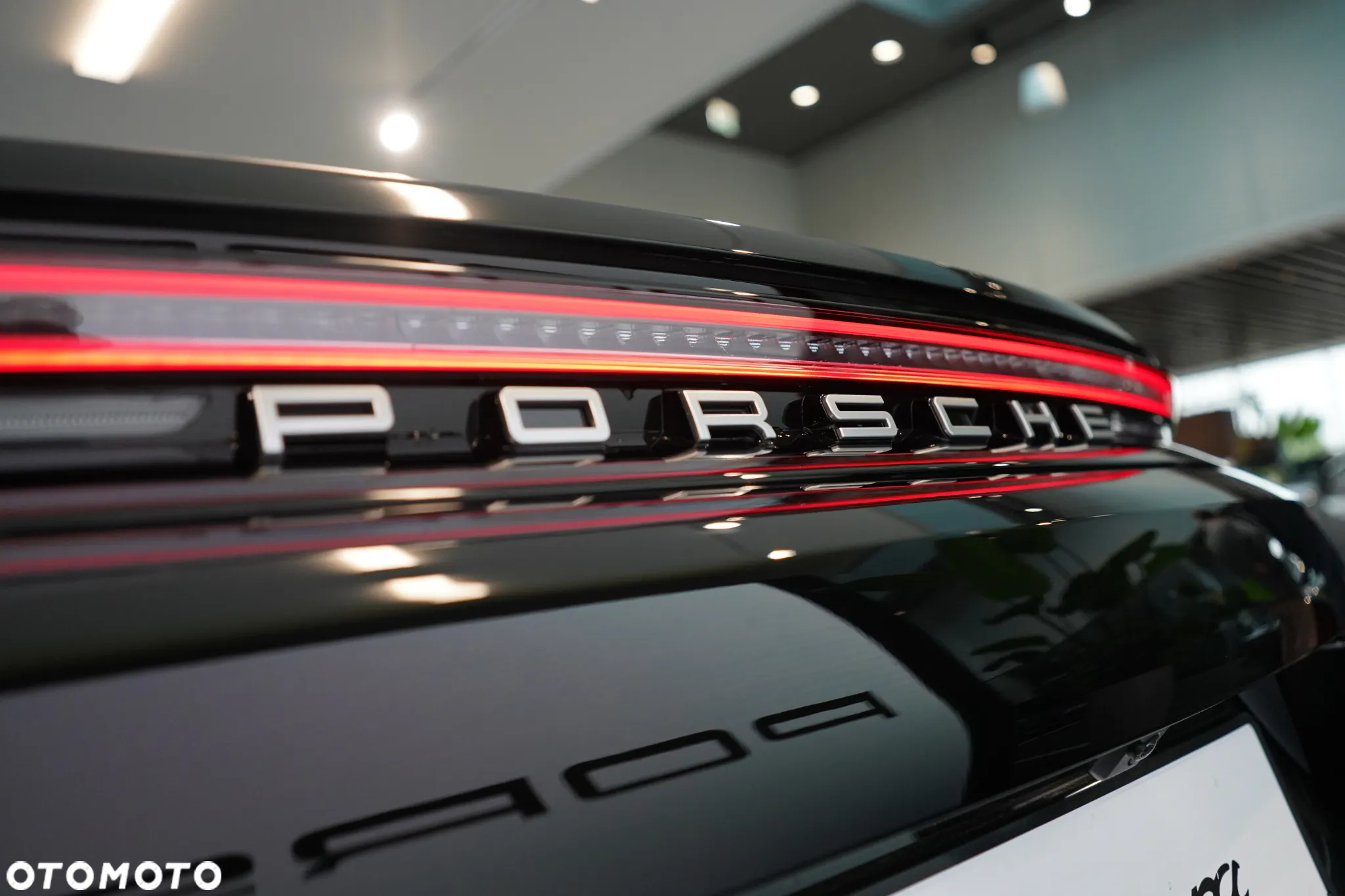Porsche Panamera 4 - 35