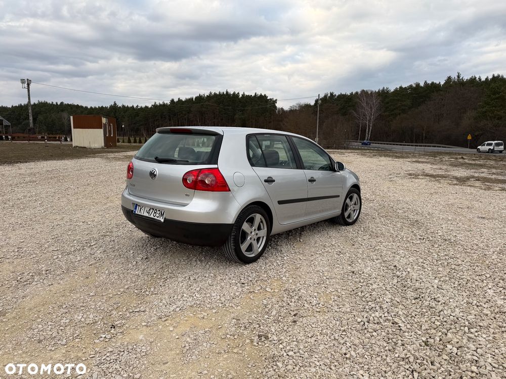 Volkswagen Golf - 6