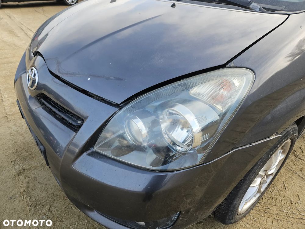 Lampa lewa prawa przednia Toyota Corolla Verso II 2008r Europa - 2