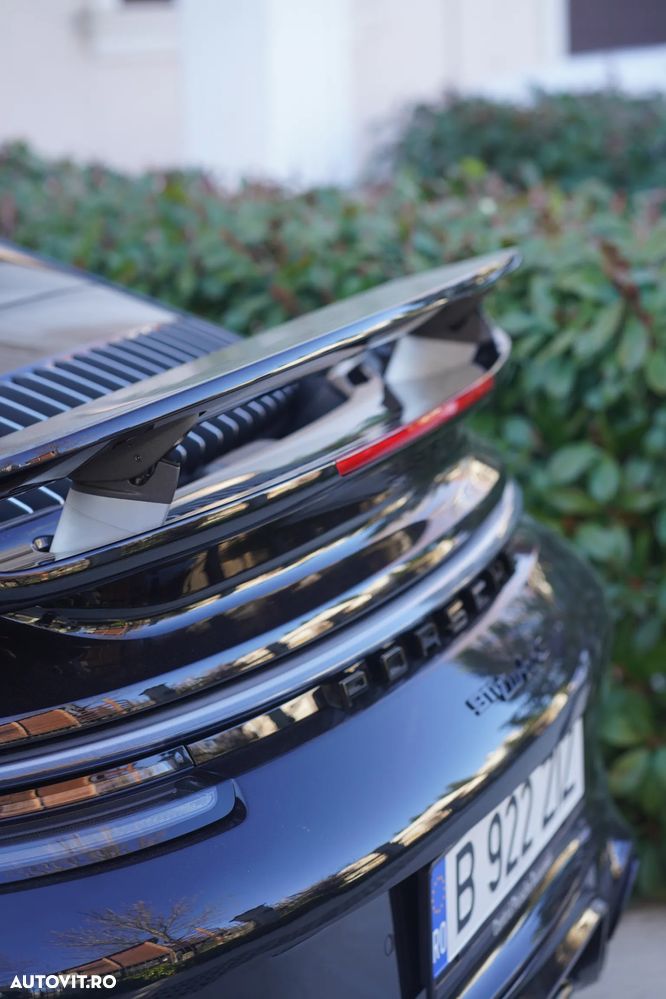 Porsche 911-TURBO-S - 16