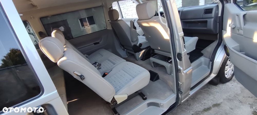 Volkswagen Caravelle - 19