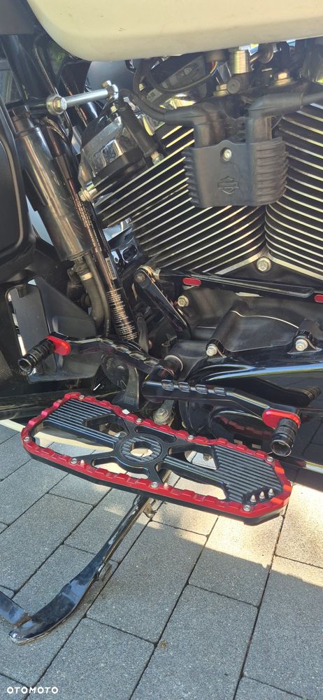 Harley-Davidson Touring Road Glide - 9
