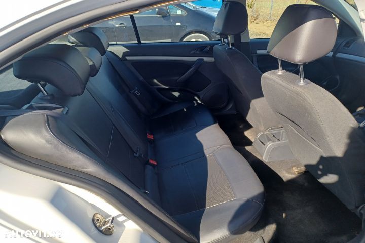 Pompa recirculare apa 5N0965561A 5N0965561A Skoda Octavia 2 [facelift - 11