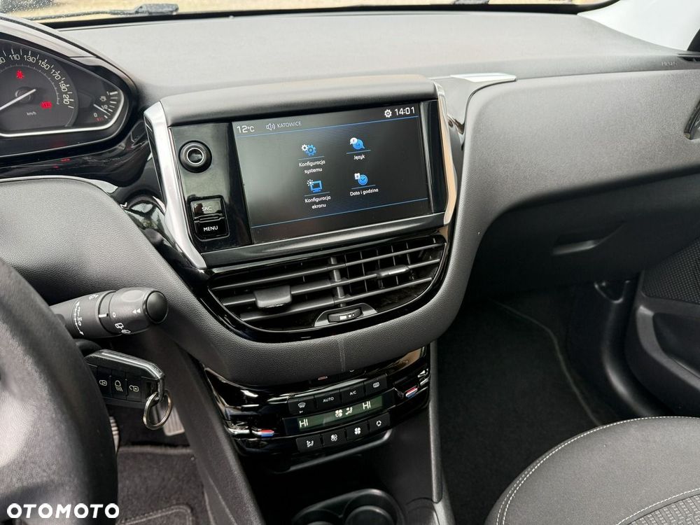 Peugeot 208 82 VTI Allure - 17