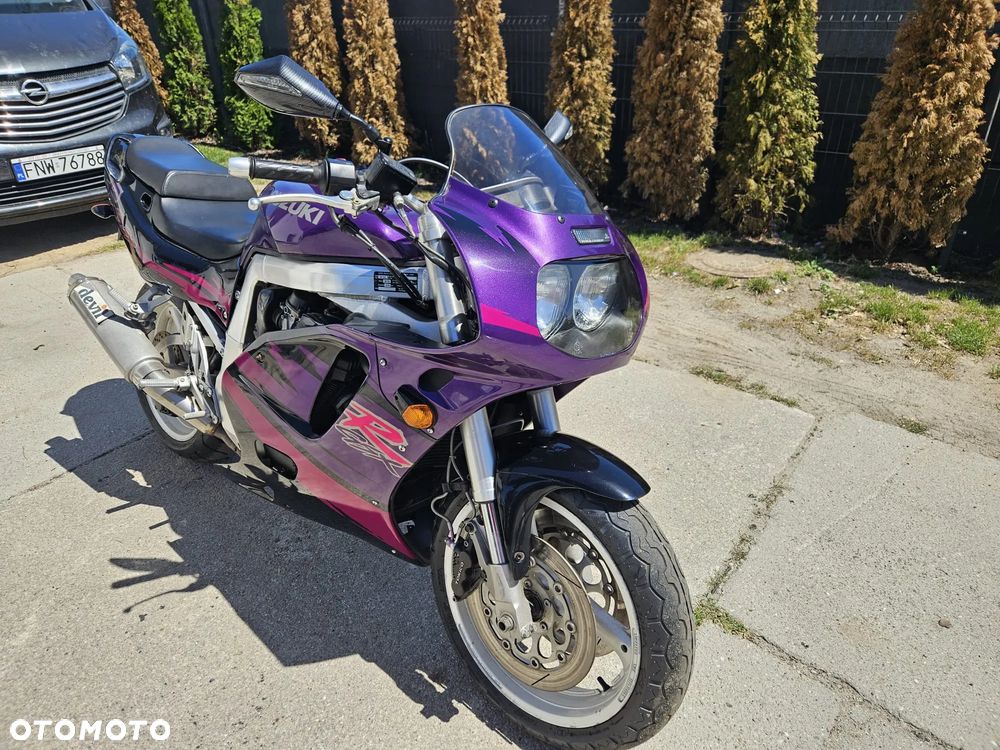 Suzuki GSX-R - 1