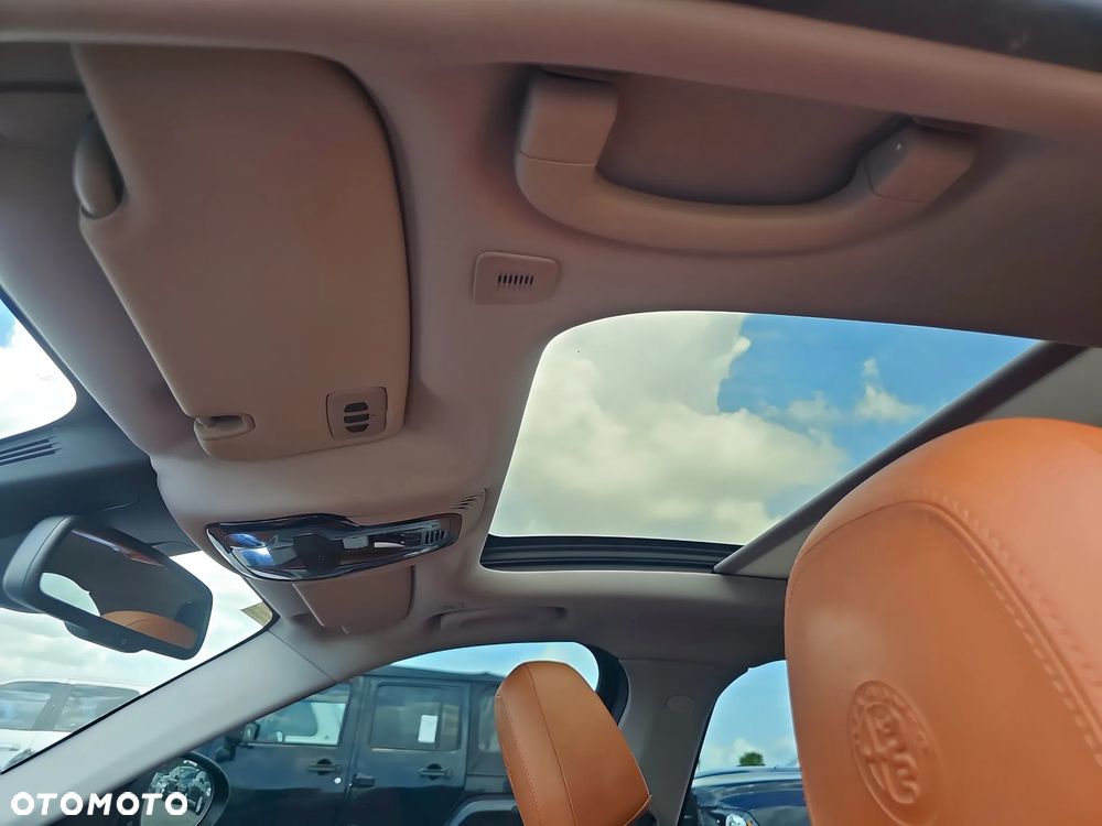 Alfa Romeo Giulia 2.0 Turbo 16V AT8 Veloce - 10