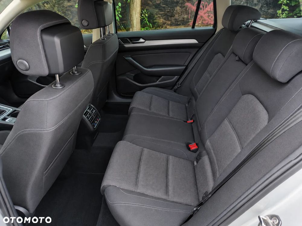 Volkswagen Passat 2.0 TDI BMT Comfortline - 22