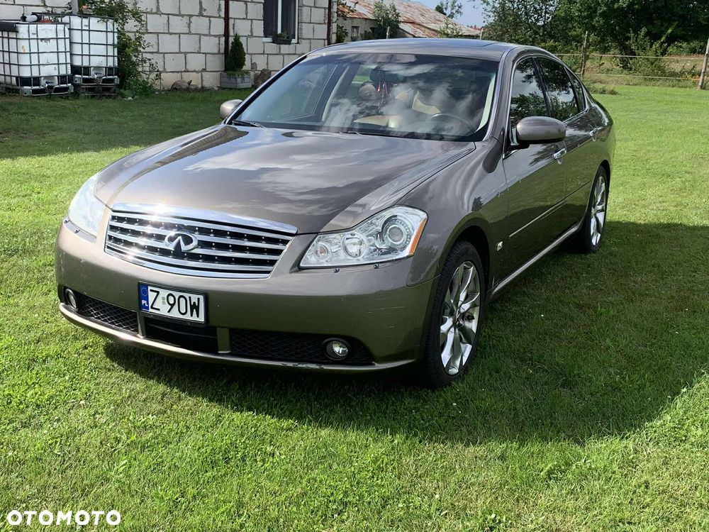 Infiniti M - 1