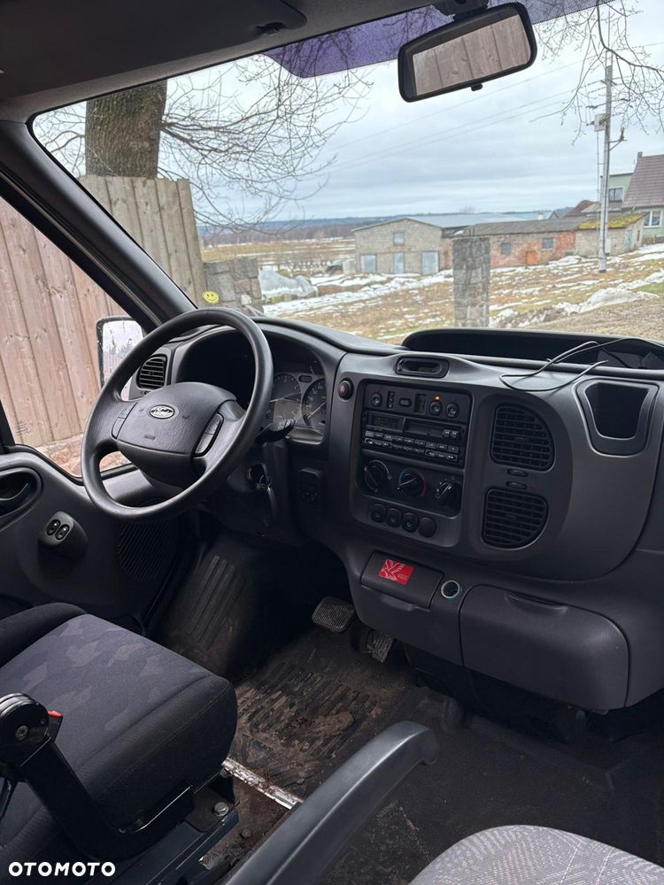 Ford Transit - 9