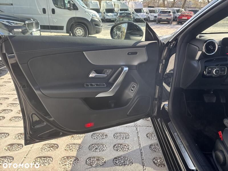 Mercedes-Benz CLA 200 7G-DCT - 14
