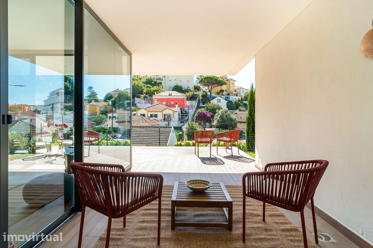 T2 no Estoril com terraço de 80 m², piscina e ginásio com vista mar - Grande imagem: 4/31