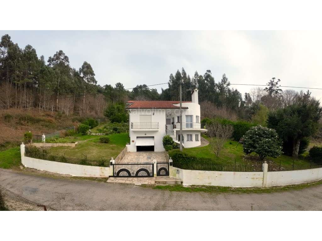 Moradia T5 para venda, localizada na freguesia de Ganfei, em Valença. - Grande imagem: 2/26