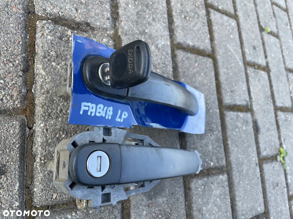 SKODA Fabia KLAMKA WKŁADKA ZAMEK KLUCZYK - 1