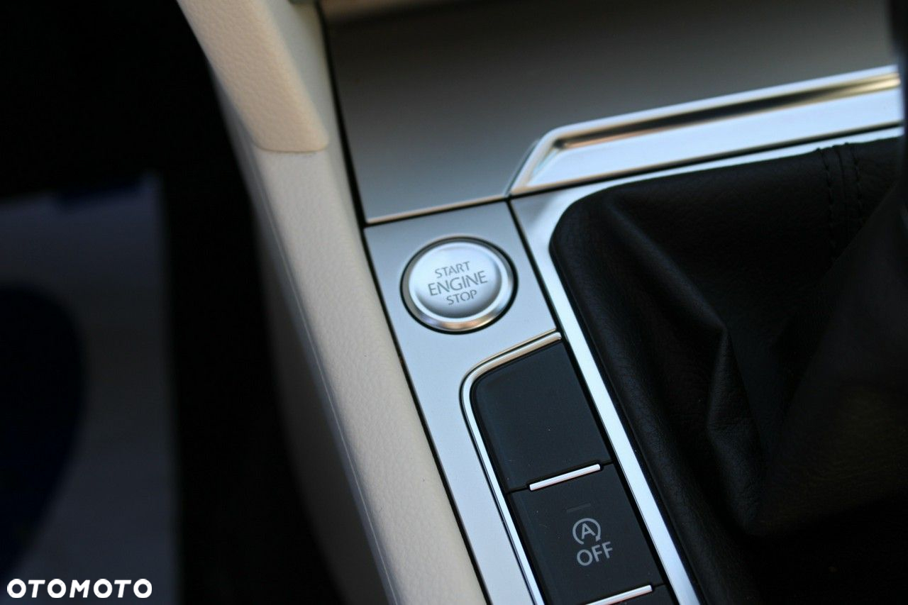 Volkswagen Passat - 24