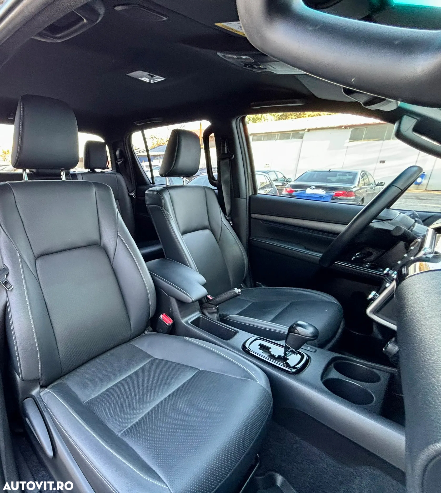 Toyota Hilux 2.8D 204CP 4x4 Double Cab AT Invincible - 27