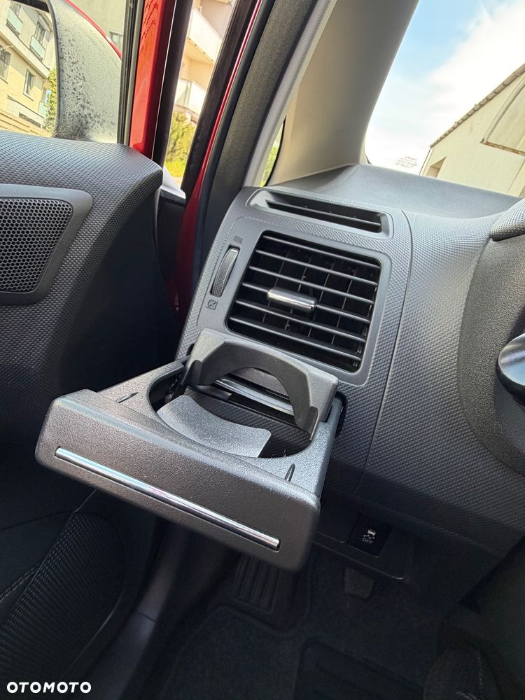 Toyota Auris 1.6 Sol - 32