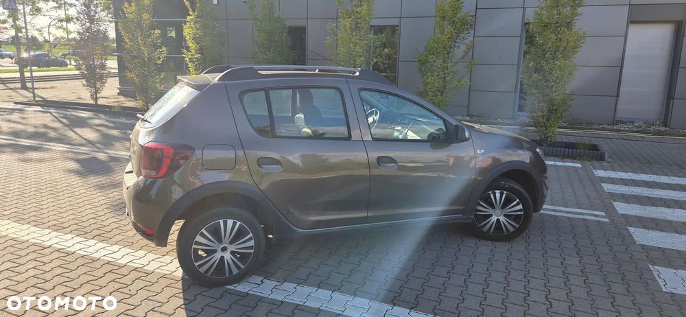 Dacia Sandero - 8