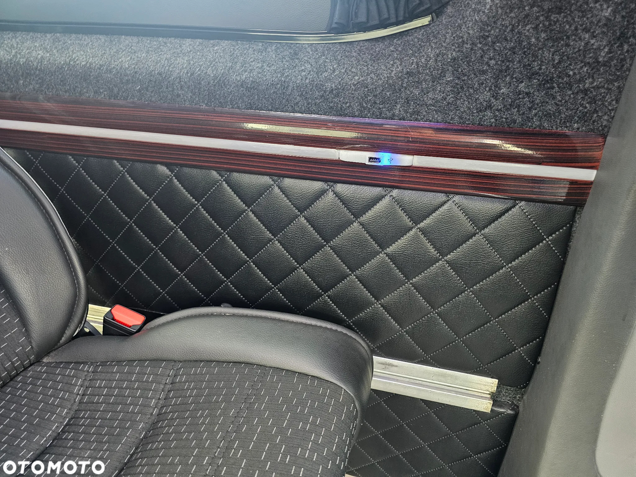 Mercedes-Benz Sprinter - 12