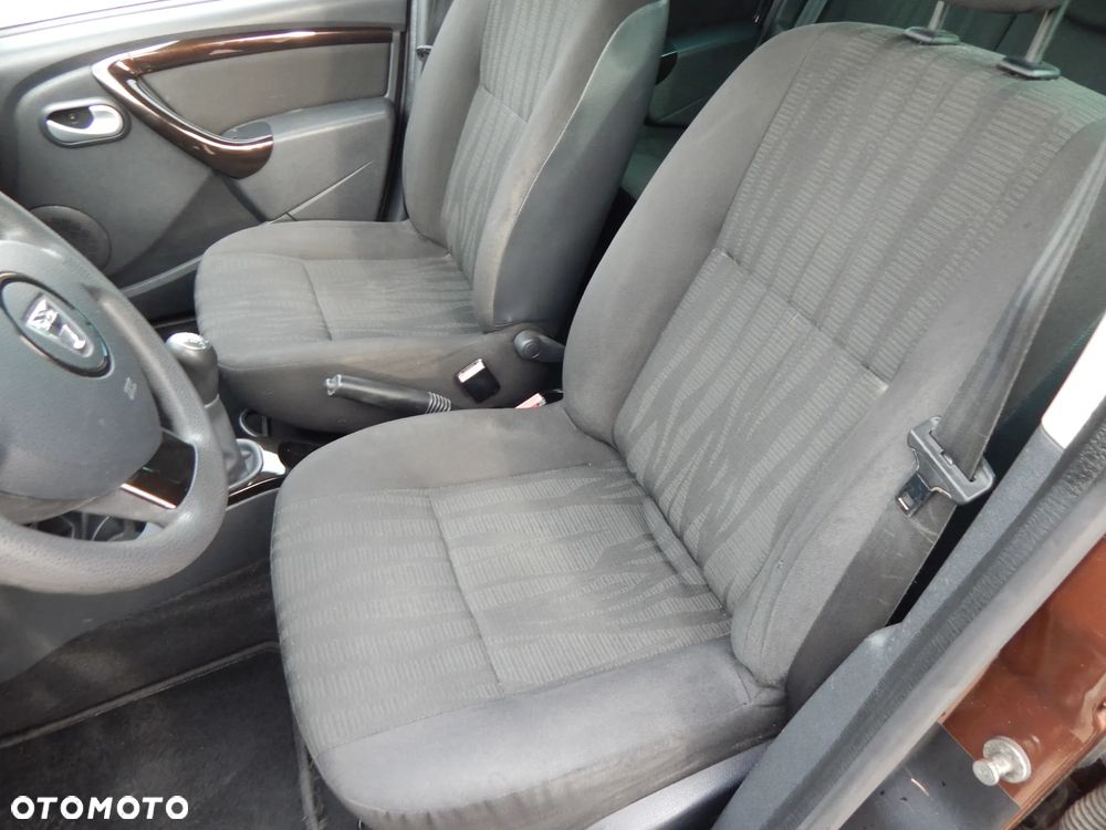 Dacia Duster 1.6 16V 4x2 Prestige - 13