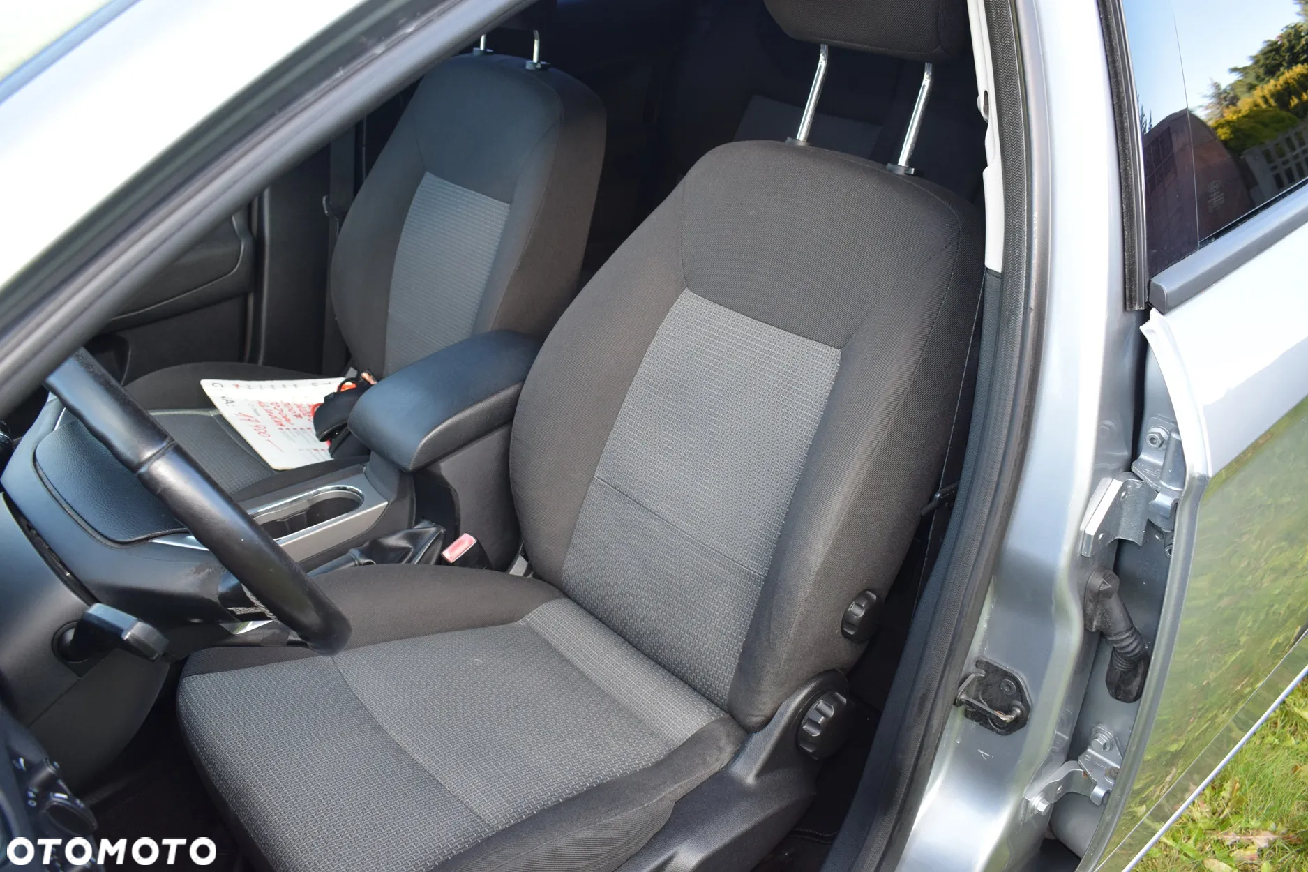 Ford Mondeo 1.6 Ambiente - 26