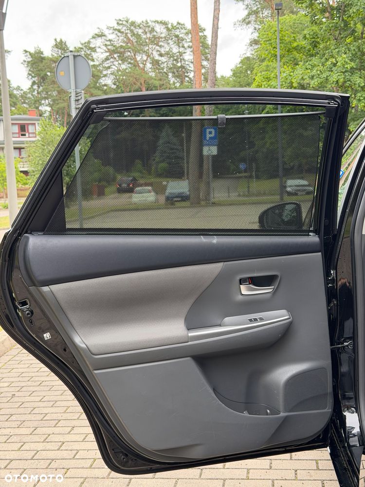 Toyota Prius+ (Hybrid) Executive - 16