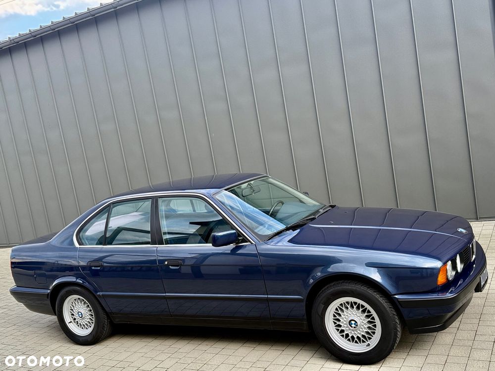 BMW Seria 5 520i - 32